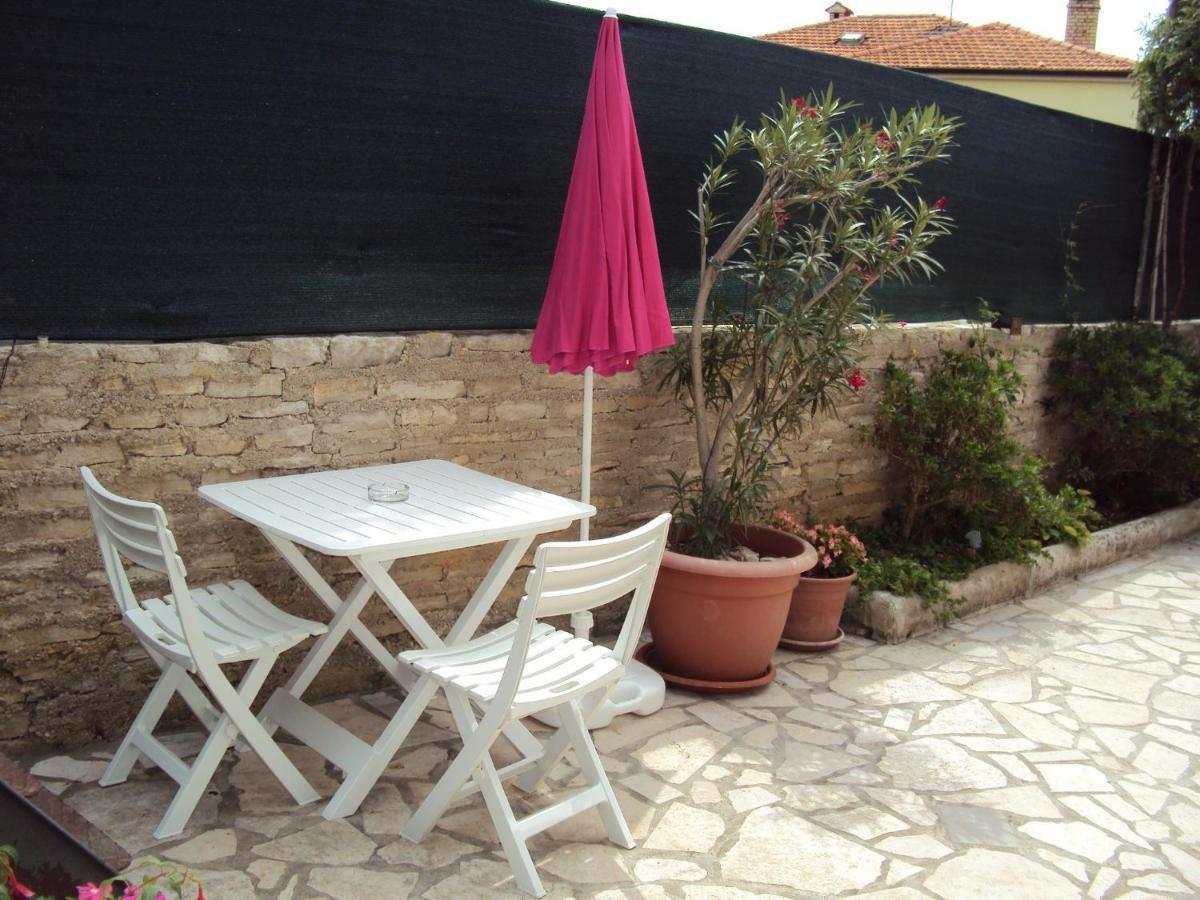 Apartments With A Parking Space Pula - 6985 Exterior foto